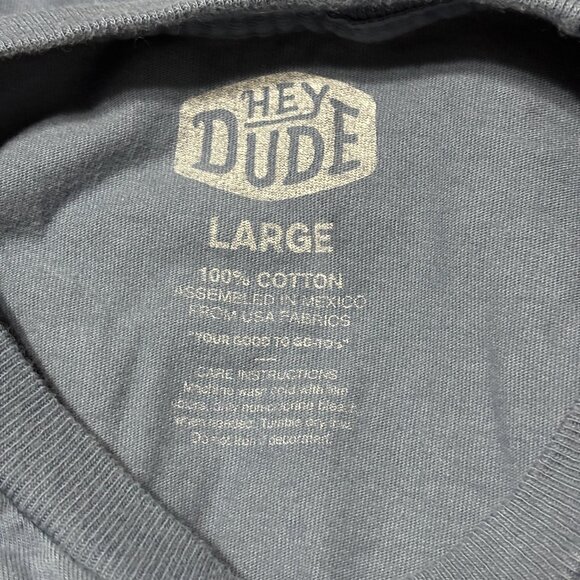 Hey Dude Graphic T-Shirt Lot 2 Men’s Large Black Cowboy Hat Blue Whale Tail - Picture 12 of 15